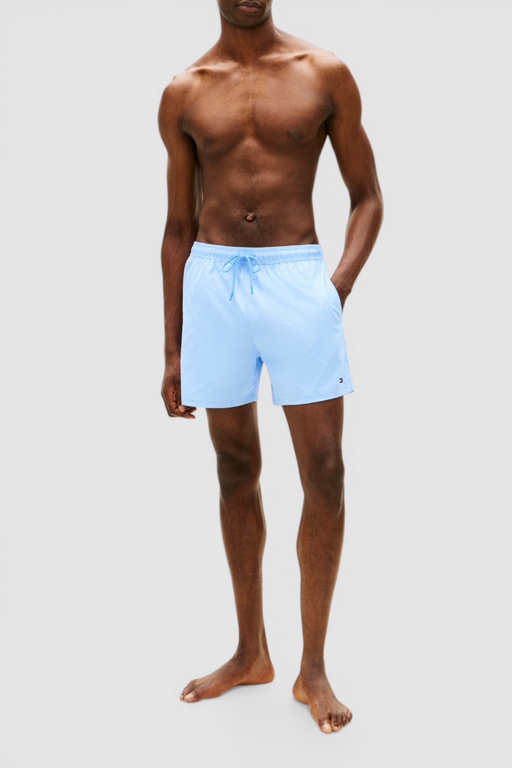 תמונת כל הלוק של MEDIUM DRAWSTRING JACQUARD